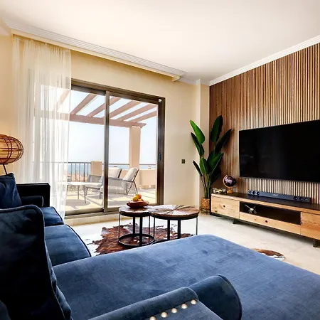 Panoramic Sea Views Penthouse Apartament *