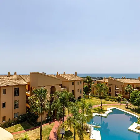 Panoramic Sea Views Penthouse Apartment *