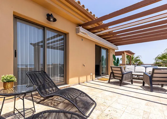 Panoramic Sea Views Penthouse 아파트 에스테포나