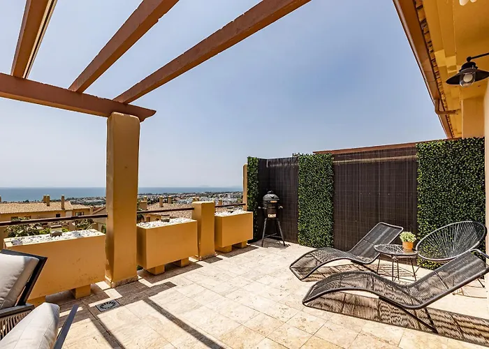 Panoramic Sea Views Penthouse *