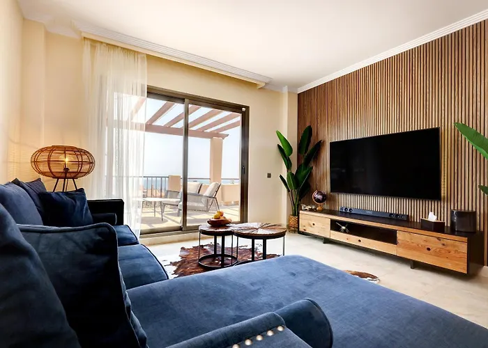 Panoramic Sea Views Penthouse 아파트 *