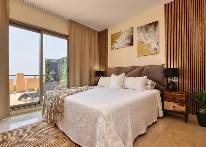 Panoramic Sea Views Penthouse 에스테포나