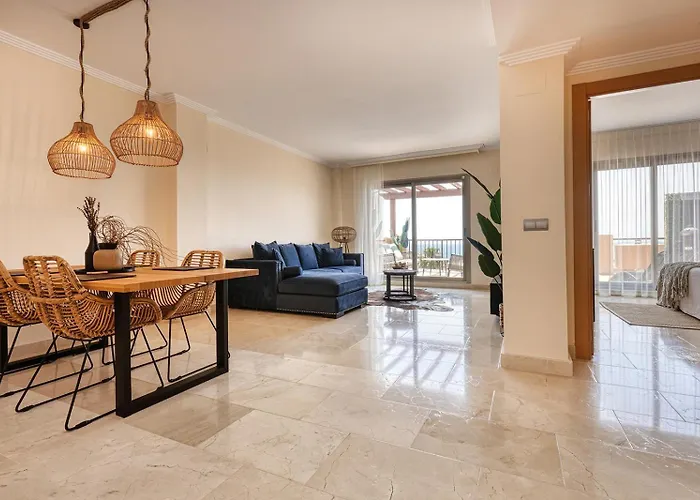 Panoramic Sea Views Penthouse *