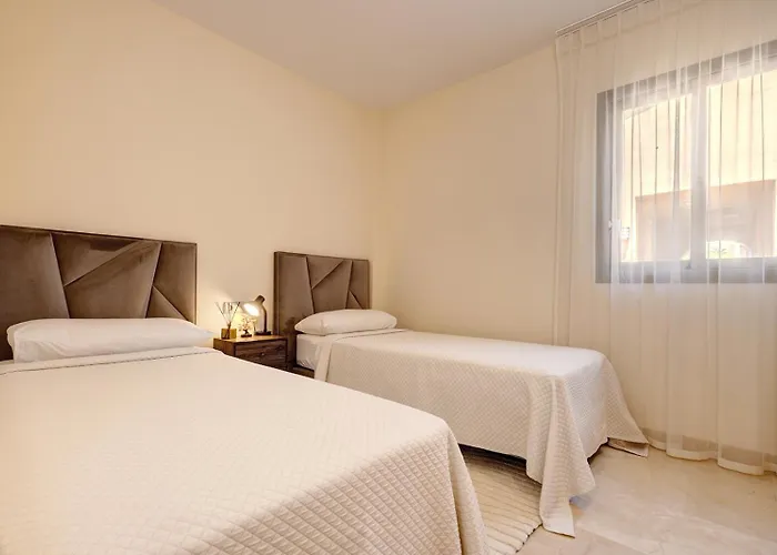 Panoramic Sea Views Penthouse 아파트 *